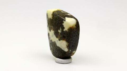 Naturbernstein geschliffen und poliert