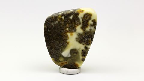 Bernstein geschliffen