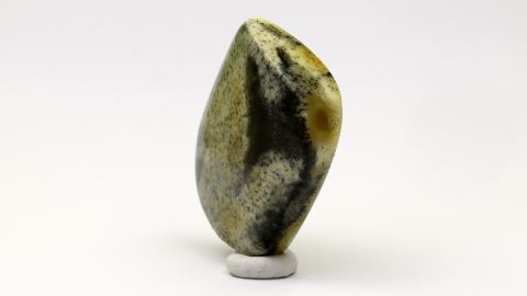 Naturbernstein geschliffen und poliert