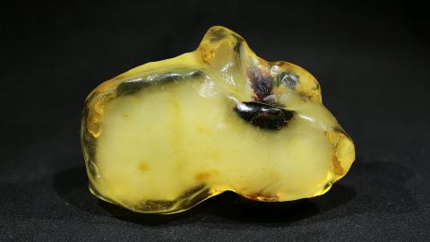 Bernstein geschliffen