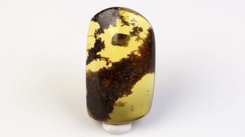 Naturbernstein von Hand geschliffen