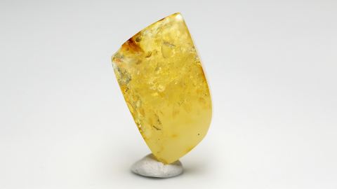 Naturbernstein von Hand geschliffen und poliert