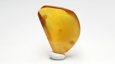 Baltischer Bernstein geschliffen und poliert