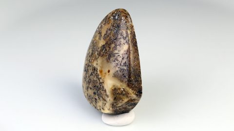 Naturbernstein von Hand geschliffen