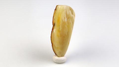 Baltischer Bernstein von Hand geschliffen