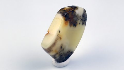 Baltischer Bernstein von Hand geschliffen