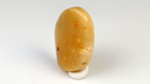 Baltischer Bernstein von Hand geschliffen