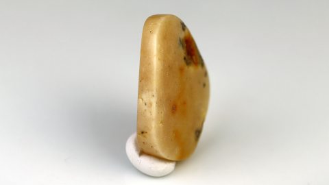 Naturbernstein von Hand geschliffen