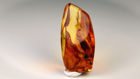 Naturbernstein von Hand geschliffen