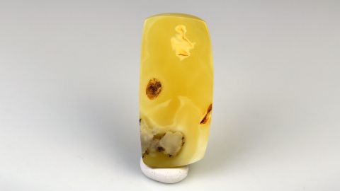 Naturbernstein von Hand geschliffen