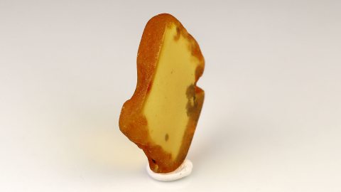 Naturbernstein von Hand geschliffen