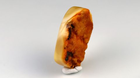 Naturbernstein von Hand geschliffen