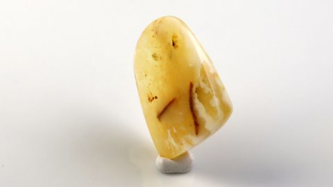 Naturbernstein von Hand geschliffen