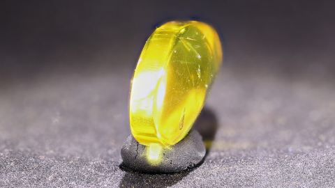 Naturbernstein poliert