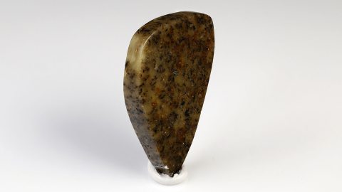 Baltischer Bernstein von Hand geschliffen