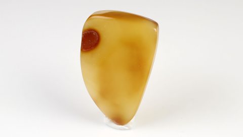 Naturbernstein poliert