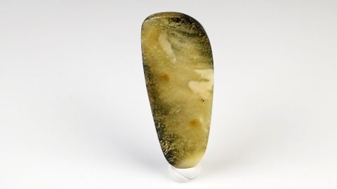 Naturbernstein von Hand geschliffen und poliert