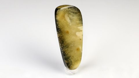 Baltischer Bernstein von Hand geschliffen