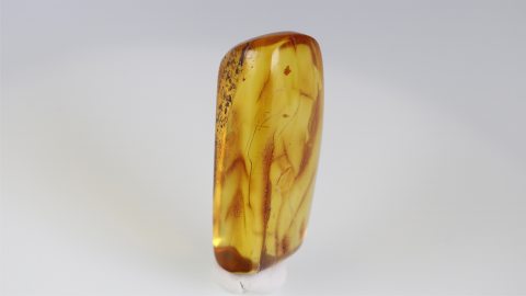 Naturbernstein geschliffen