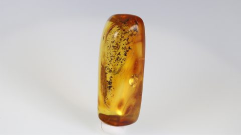 Bernstein geschliffen