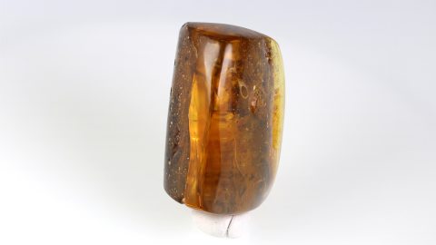 Naturbernstein geschliffen