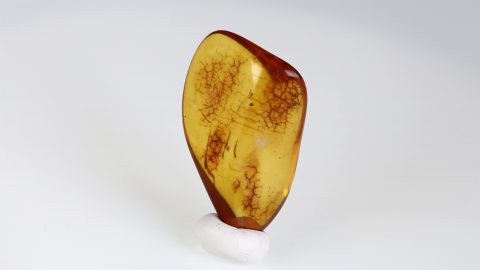 Bernstein geschliffen