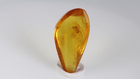 Bernstein geschliffen