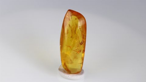 Naturbernstein geschliffen