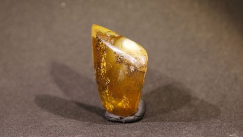 Naturbernstein geschliffen 