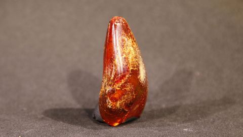 roter Naturbernstein