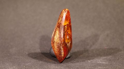 Naturbernstein geschliffen