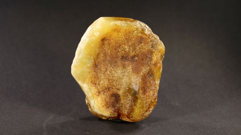 Bernstein Stalaktitentropfen