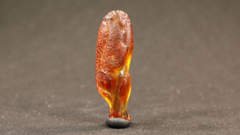 Stalaktiten, Bernstein Stalaktitentropfen