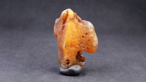 Baltischer Rohbernstein