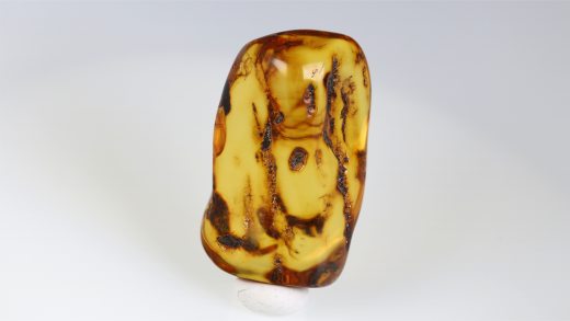 Naturbernstein poliert